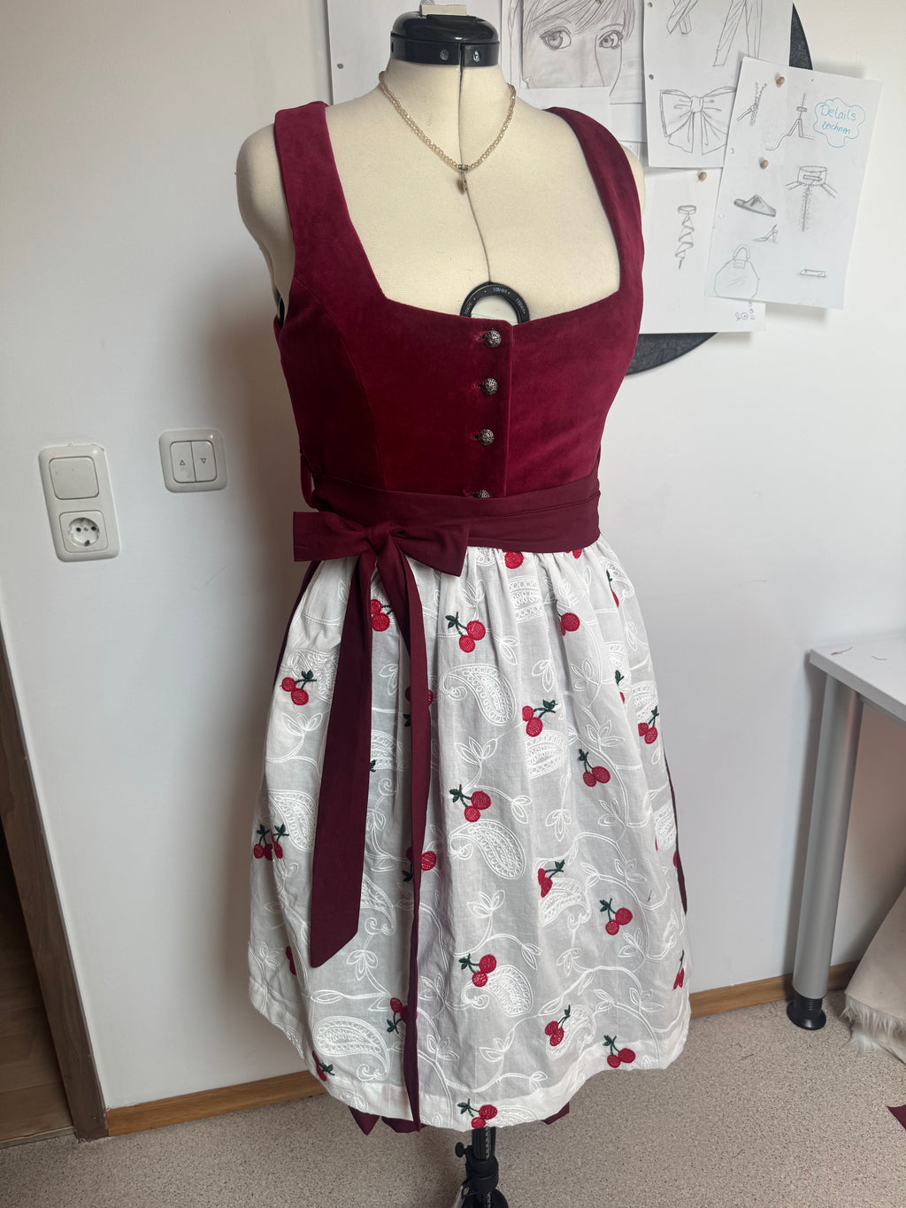 Dirndl "Cherry-Love"