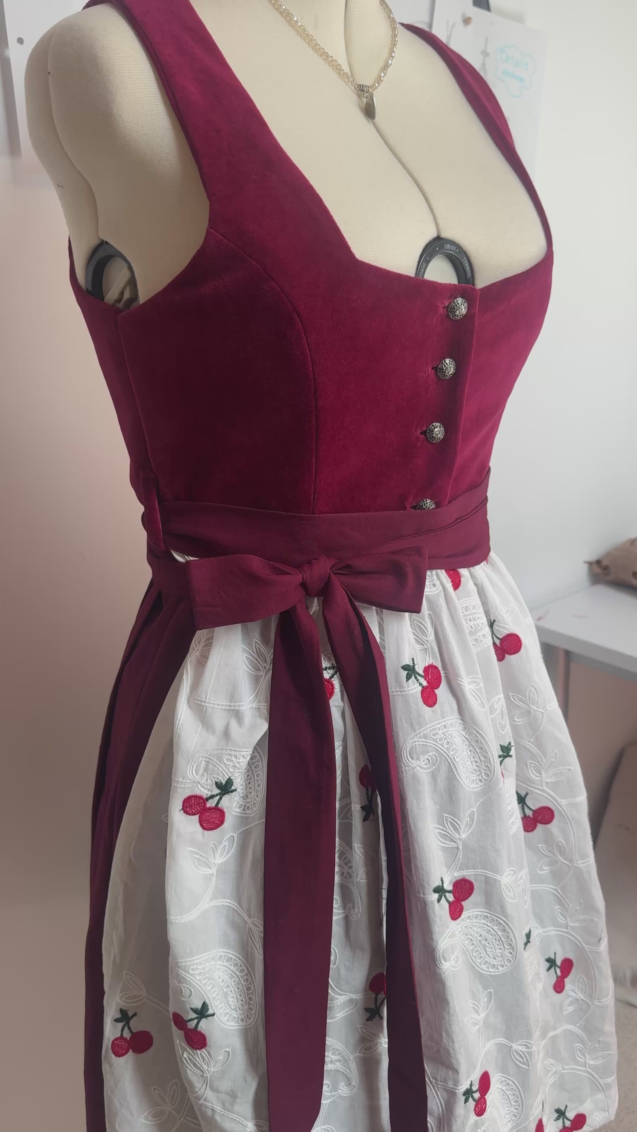 Dirndl "Cherry-Love"